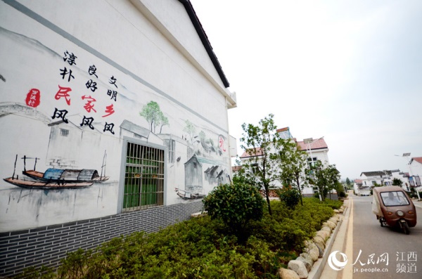 【高清图】江西南昌：美丽乡村_壁画吸睛